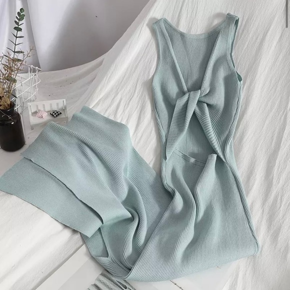 Dresses & Skirts - COPY - Bodycon side split dress.